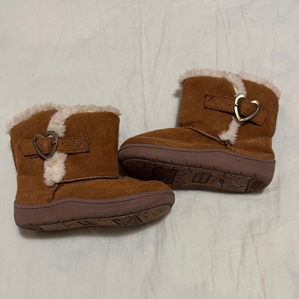Garanimals US 5 EU 21 Faux Leather Faux Fur Sherpa Winter Boots Heart Buckle